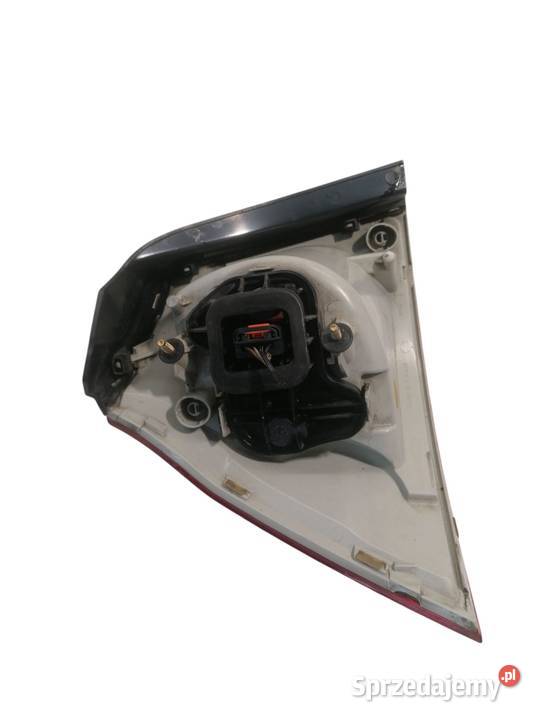 LAMPA PRAWA TYLNA TYŁ VW GOLF V SEDAN 0309 Lampy przednie