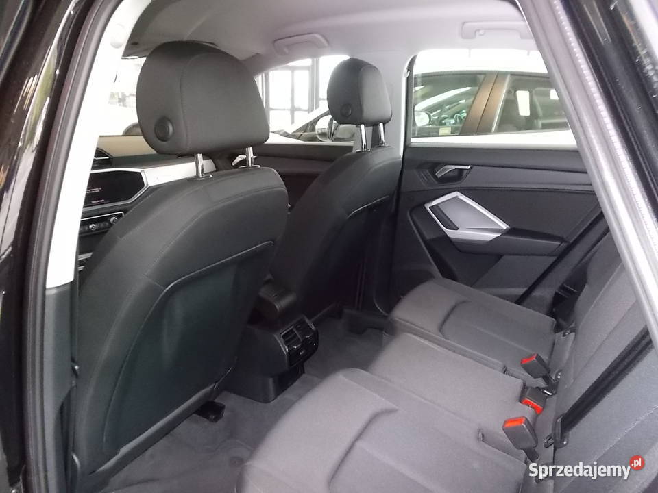 AUDI Q3 15 benzyna Automatsalon Polska lakier metallic sprzedam