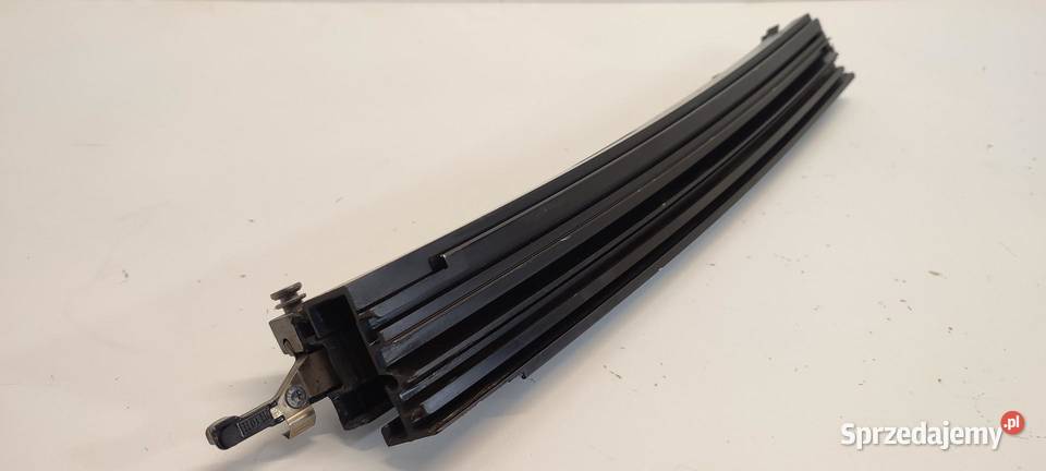 VW EOS PROWADNICA DACHU PRAWA 1Q0871372B osobowe