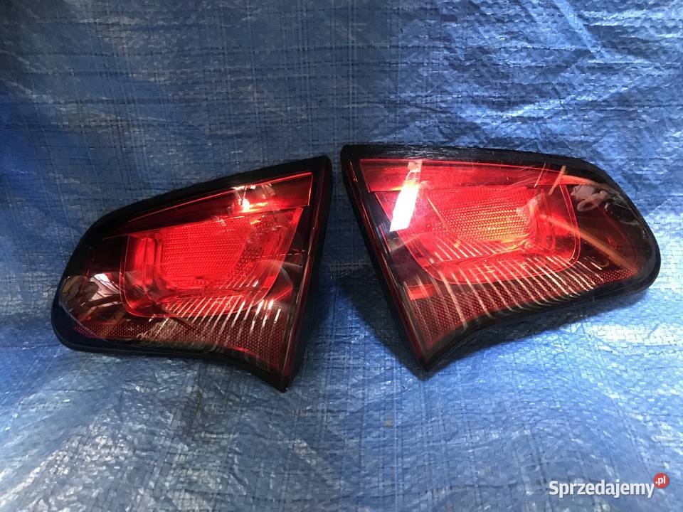 CITROEN C3 II 2010 TYŁ LAMPA TYLNA PRAWA W KLAPE Bolesławiec