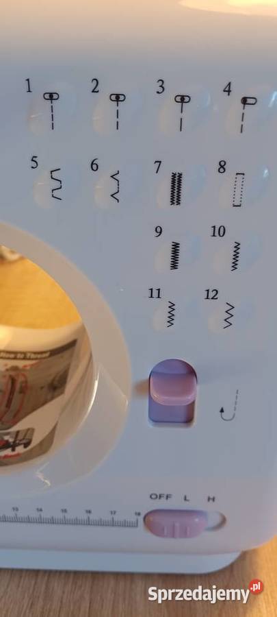 Mini maszyna do szycia na 12 ściegów Kotlin