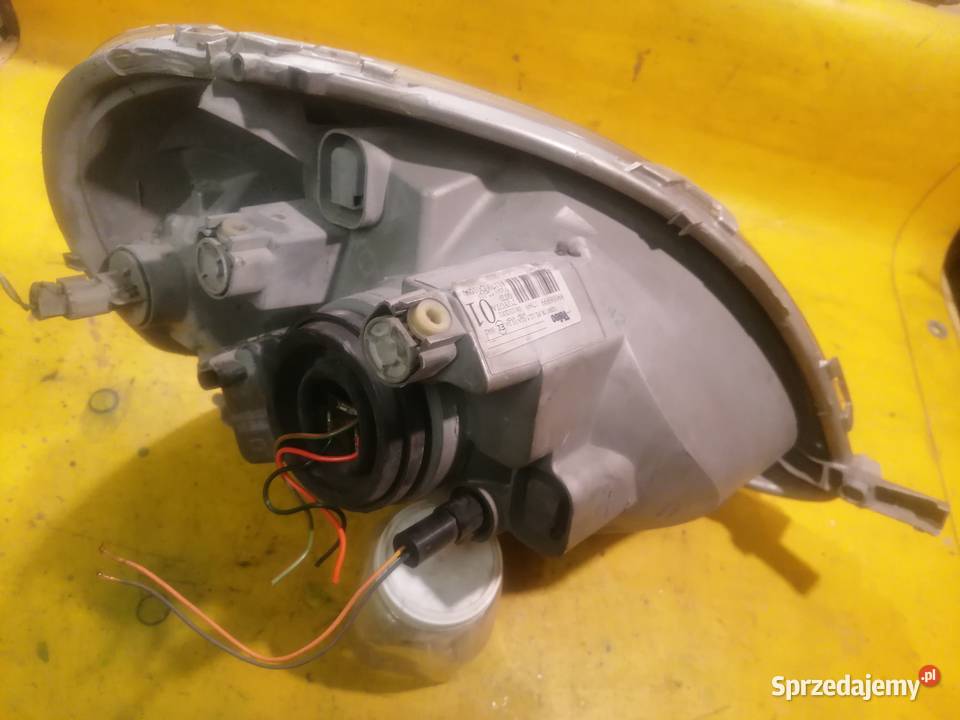 lampa przód lewa 89006899 Toyota Yaris 1 r9903 Piotrków Trybunalski sprzedam