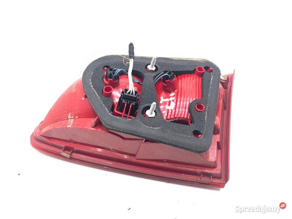 LAMPA TYŁ LEWA WEWNĘTRZNA VW PASSAT B7 Lampy tylne