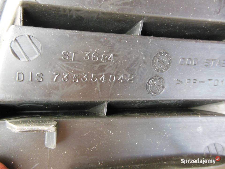 Ramka osłony światła przeciwmgielnego lewa do Karoseria sprzedam