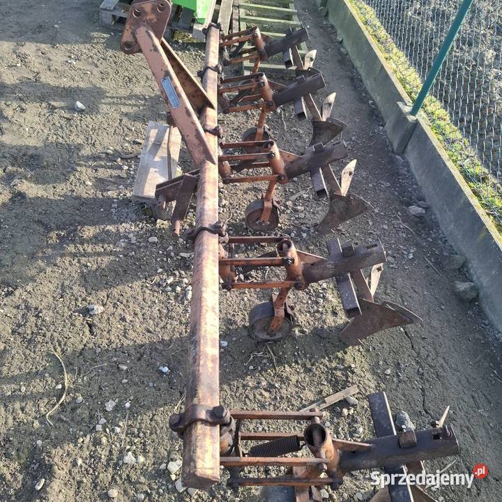 Obsypnik do ziemniakówradła 5 tki nieuszkodzony Wieluń