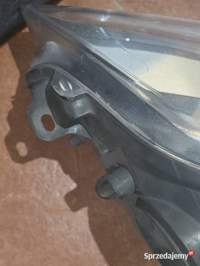 Ford Focus MK3 reflektory przednie Nowy Tomyśl