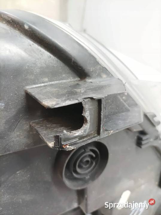 LAMPA PRZÓD PRAWA EU USZKODZONA 9800901280