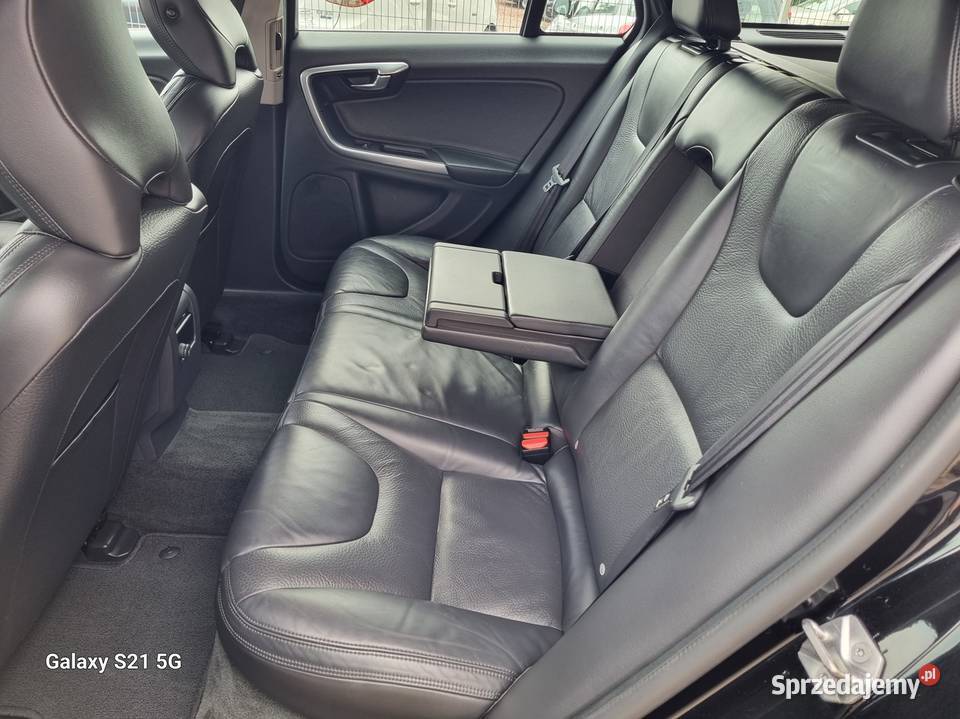Volvo V60 I D6 HYBRYDA PLUGIN 24 215 4x4 skóra VAT marża Płońsk