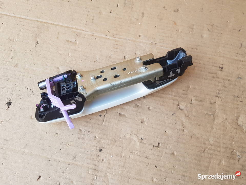 Toyota Auris II E18 klamka zewnętrzna drzwi dolnośląskie Legnica sprzedam