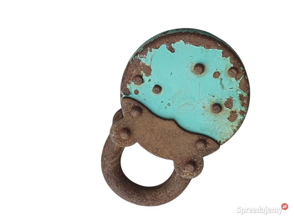 Stara metalowa masywna kłódka z kluczem lata Cieszyn