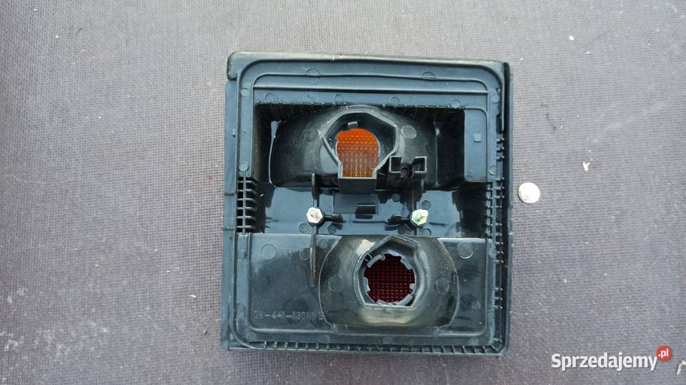 Lampa tylna prawy tył w klapę Audi 100 C3 Dębica sprzedam