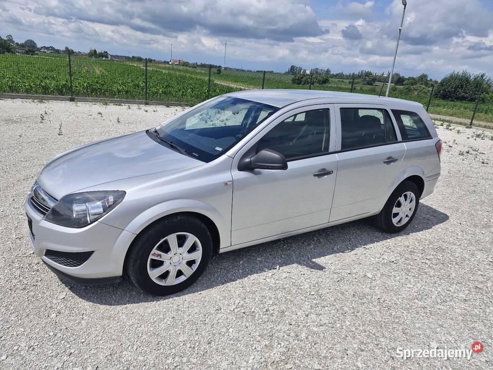 Sprzedam ładnego Opla Astrę 2009 14 benzyna Astra Radziejów