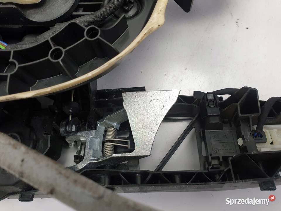 Mercedes A205 W205 ZAMEK PRZEDNICH DRZWI prawy Części samochodowe Janów