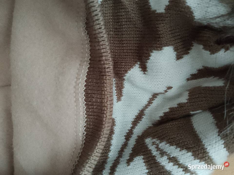 Czapka damska z pomponem Dla kobiet Nakrycia głowy Chrzanów