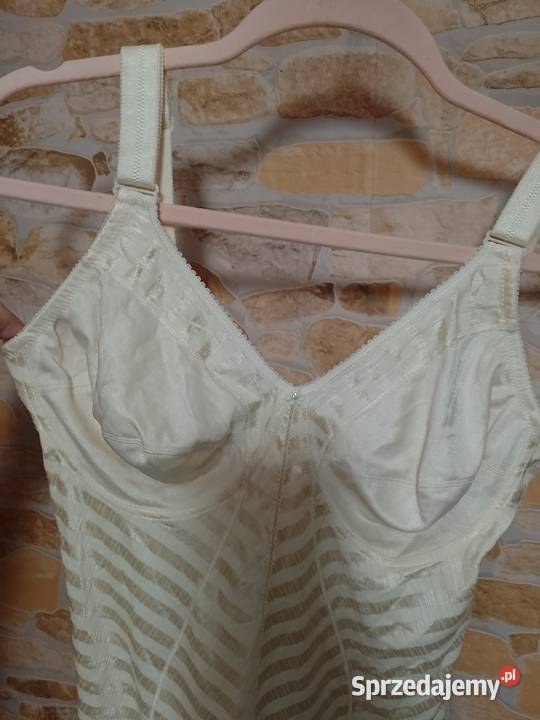 85D 38M ogato zdobione Body modelujące z Londynu sprzedam