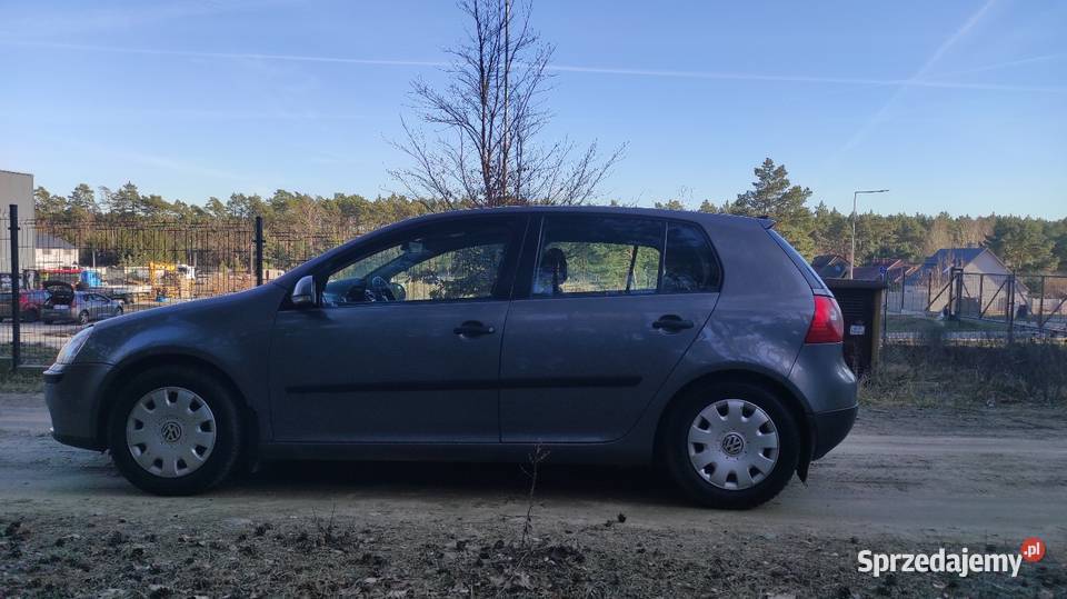 Volkswagen Golf 2004 14 fsi Zarejestrowany w Polsce Chodzież sprzedam