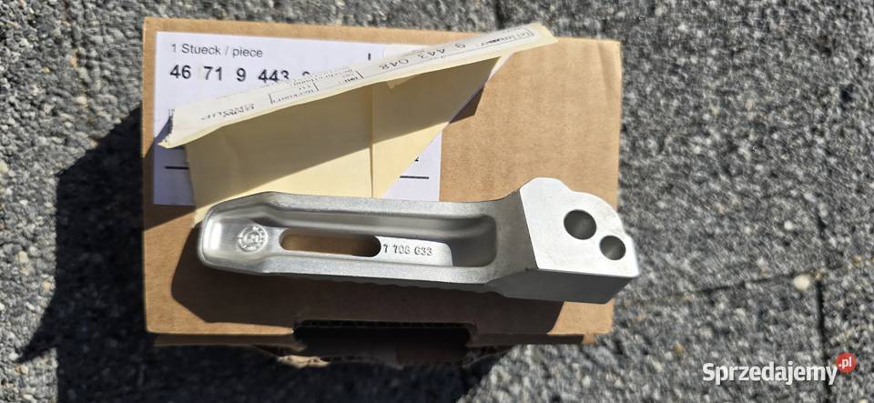 Podnóżek tylny lewy 46 71 7 708 633 BMW S1000RR Katowice sprzedam