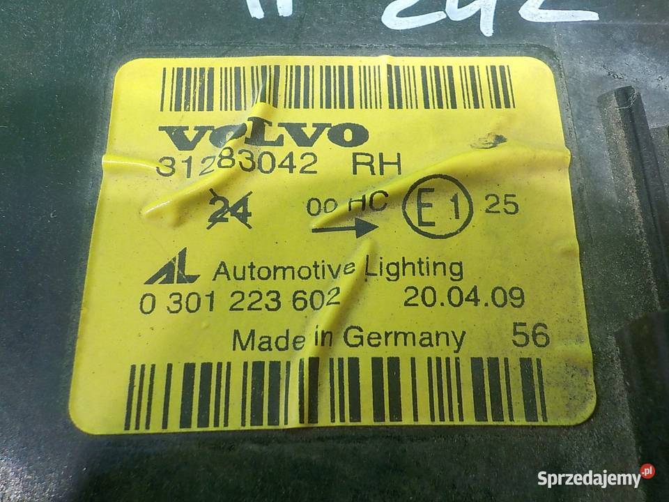 VOLVO C70 II 24 B AUT 07r 2D lampa prawa przod mazowieckie Suków sprzedam