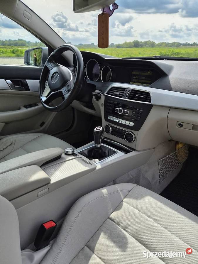 Mercedes C Coupe 18 CGI 156 Piękny jasny środek MP3 świętokrzyskie Sandomierz