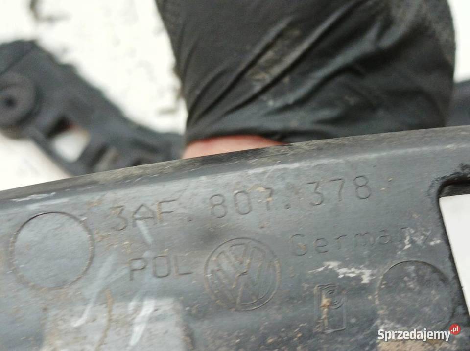 ŚLIZG ZDERZAKA TYŁ KOMBI 3AF807394 3QF807377 VW Zderzaki sprzedam