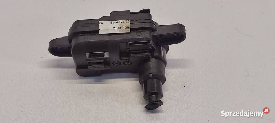 SKODA KAROQ SIŁOWNIK KLAPKI WLEWU 8V0862159A Motoryzacja