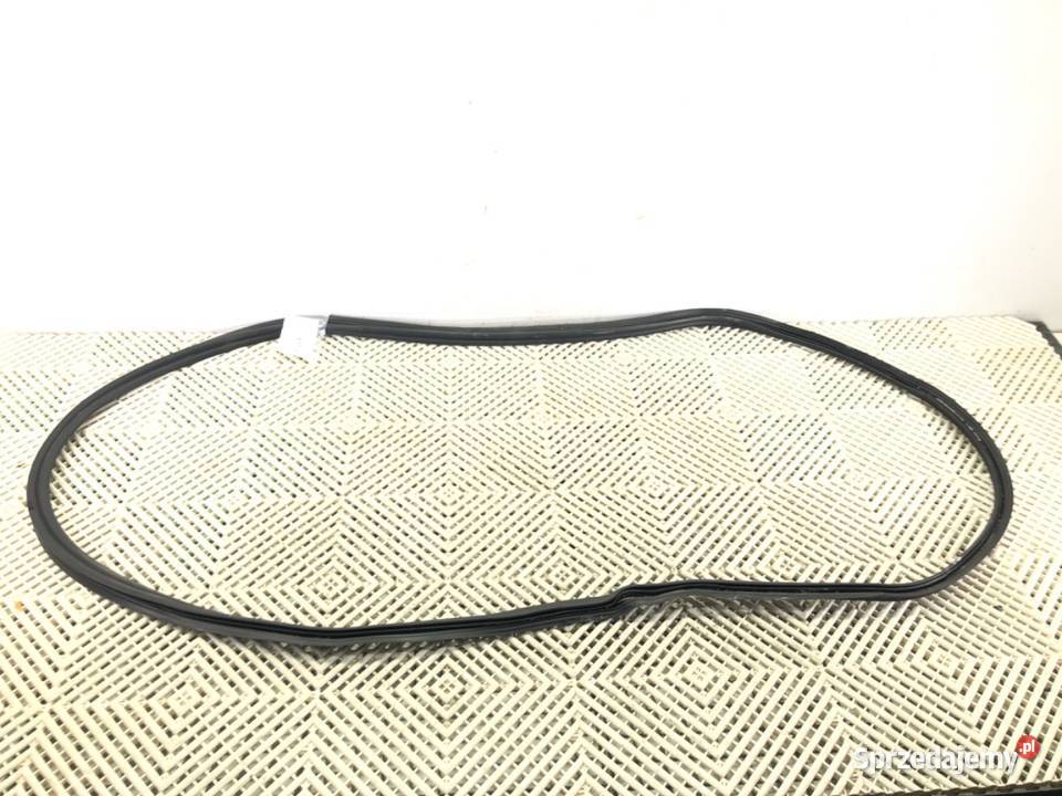 USZCZELKA KLAPY BAGAŻNIKA SKODA SUPERB IV Kombi