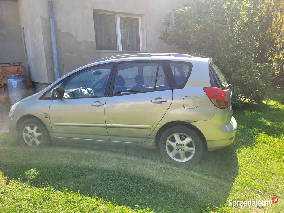 Toyota corolla verso Krasne