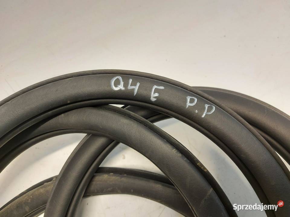 Audi Q4 ETRON 89A 89E USZCZELKA PRAWY PRZÓD