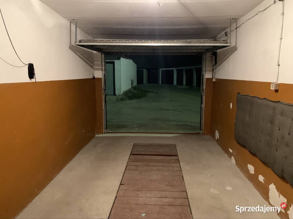 Garaż Mickiewicza Ostrowiec Świętokrzyski sprzedam