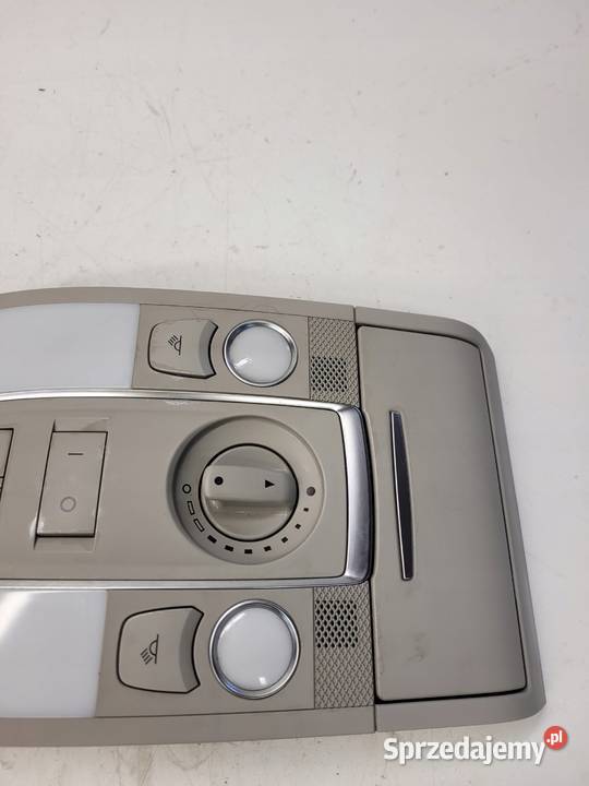 LAMPKA OŚWIETLENIE KABINY AUDI Q7 4L 4L0947135Q Przystajń