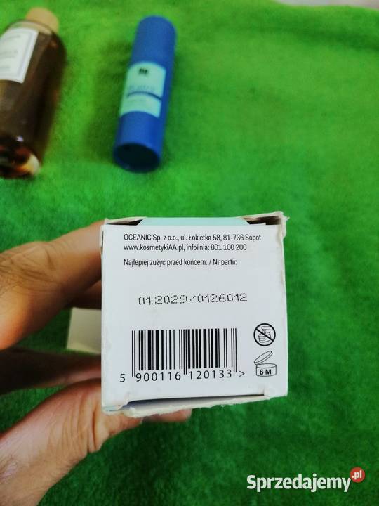 Perfumy farba krem Kraków