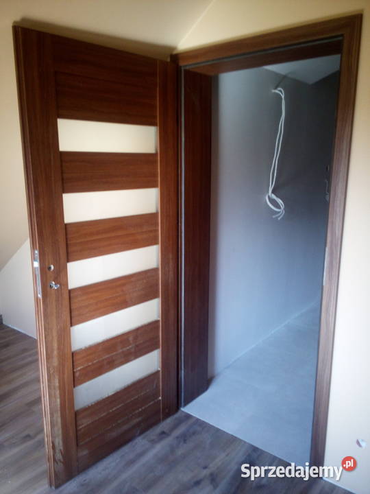 Drzwi pokojowe na wymiar Kamuflaż futryn Nowe Drzwi i okna Myszków