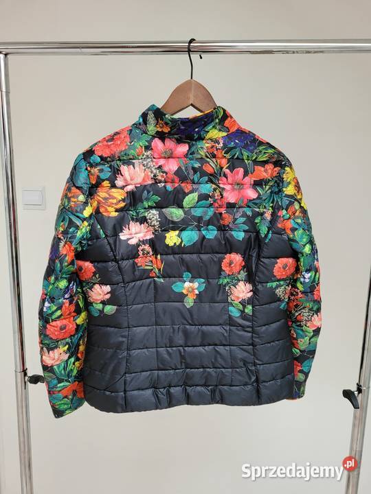 Czarna kurtka w kwiaty małopolskie Liszki