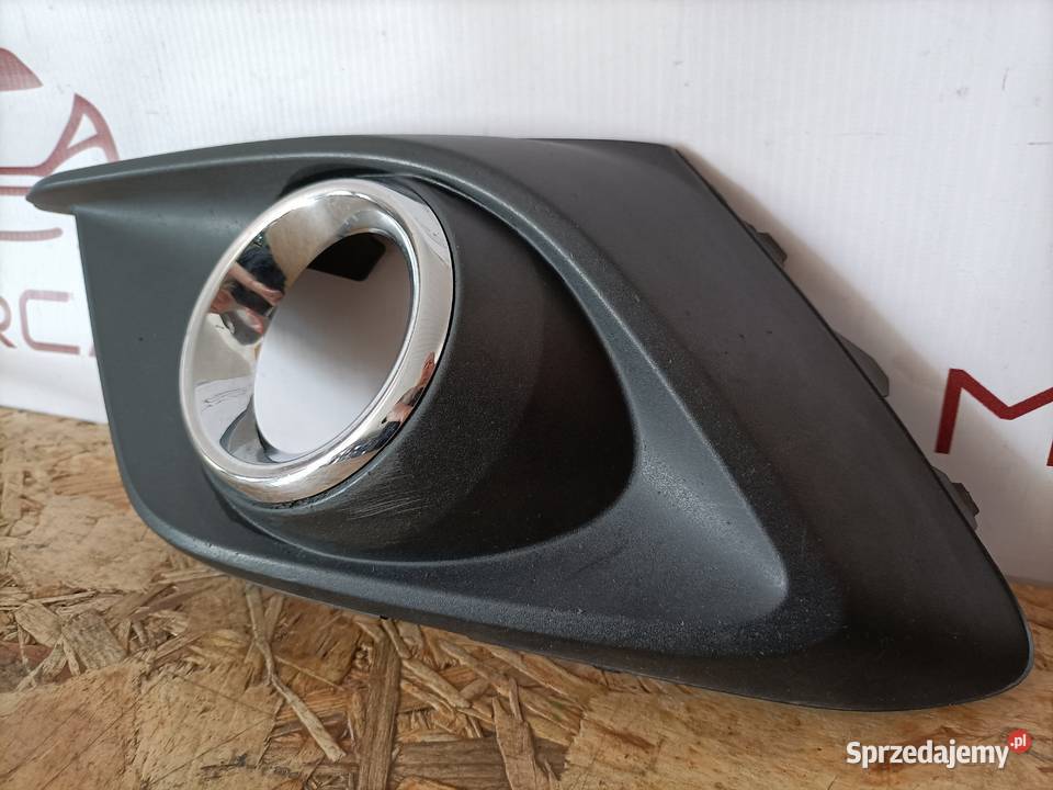 MAZDA 3 III BM 13 KRATKA RAMKA HALOGENU LEWY Pleszew