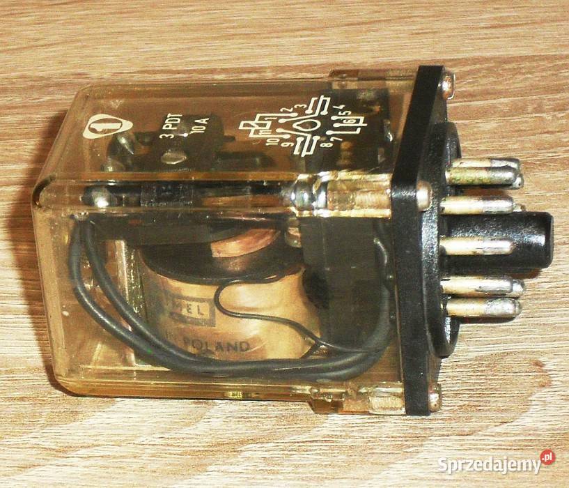 Przekaźnik R15 3PDT 10 A 250 VAC cewka 100 VAC