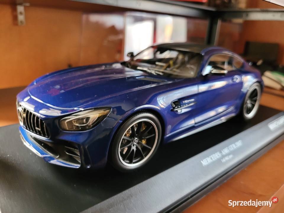 Model Mercedes AMG GTR 118 Minichamps