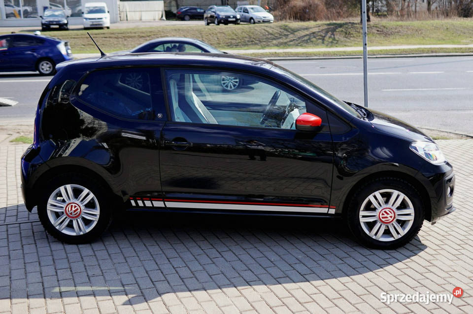 Volkswagen Up salon Polska wersja Beats ładnie bluetooth