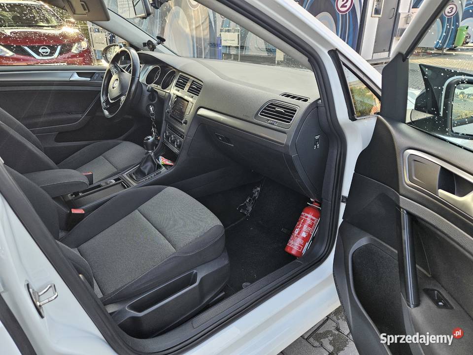 2014 Volkswagen Golf 7 światła do jazdy dziennej