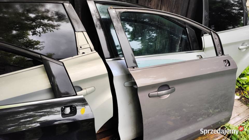 Sprzedam drzwi przednie do Ford Kuga 1