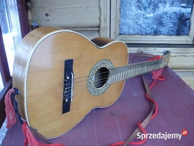 Sprzedam gitarę klasycznąakustyczną Polska Wolbrom