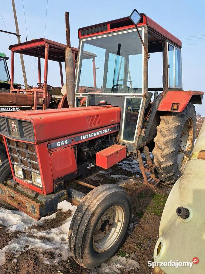 Ciągnik Case International 644 części Napęd 2x4 International Piecewo sprzedam