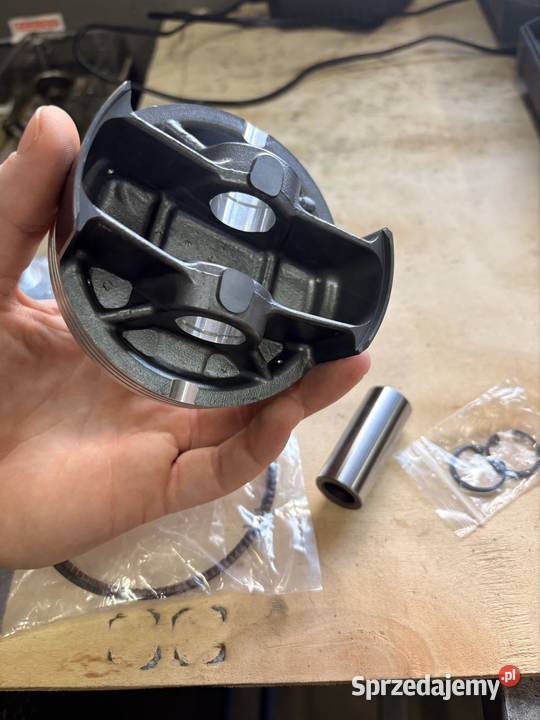 Sprzedam nowy tłok kuty 9495 mm komplet Rumy