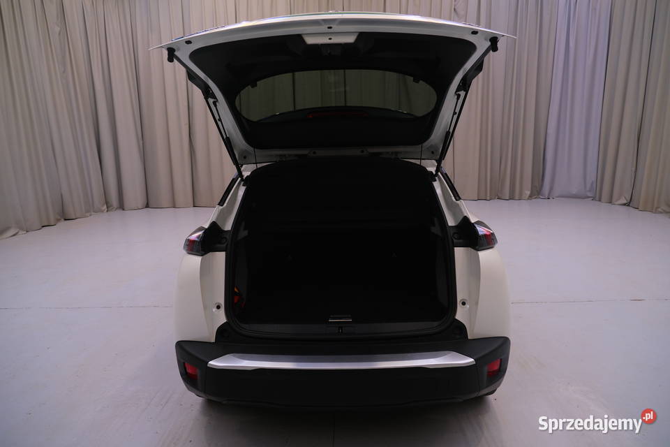 PEUGEOT E2008 2022 EE 136 0cm3 mazowieckie