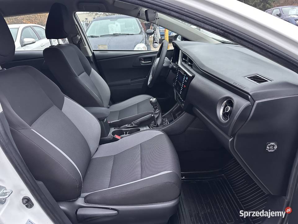 Toyota Auris 133 99 Salon PolskaIWŁFaktura VAT