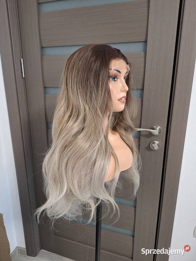 Długa falowana blond koronkowa peruka pomorskie Malbork