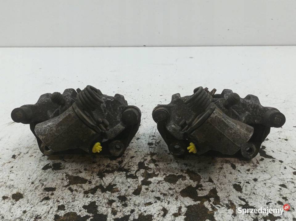 ZACISK HAMULCOWY PRAWY LEWY TYŁ KPL 20 B sprzedam