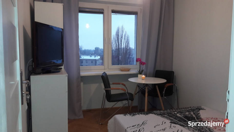 Bezpośrednio 3 nieprzechodnie pokoje z balkonem