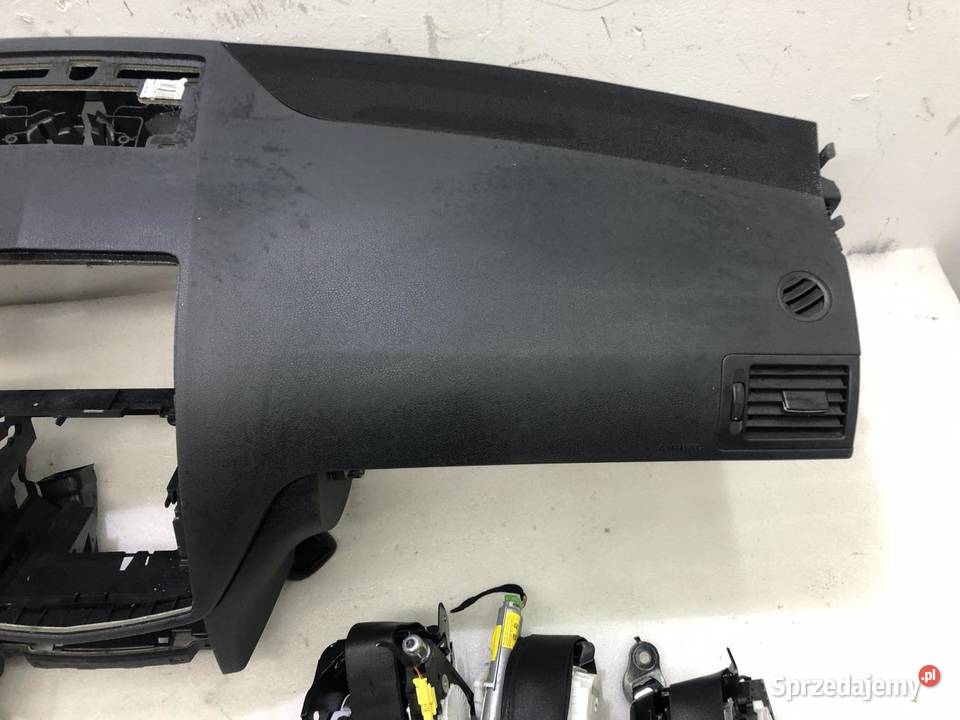 DESKA KOKPIT AIRBAG PASY MERCEDES W204 EUROPA wielkopolskie