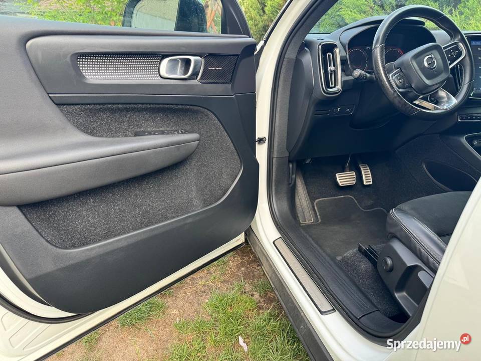Sprzedam samochód osobowy Volvo XC 40 Rdesing Radomsko
