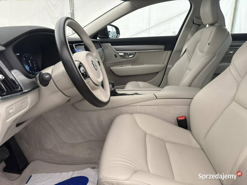 Volvo V90 20 D4190 AWD Momentum Skórzana